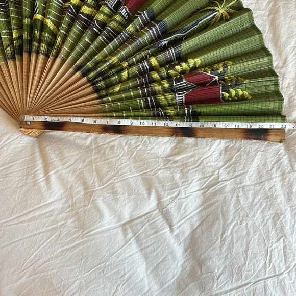 ‼️SOLD ELSEWHERE‼️Vintage, large, hand painted Japanese fan wall decor - Picture 6 of 7
